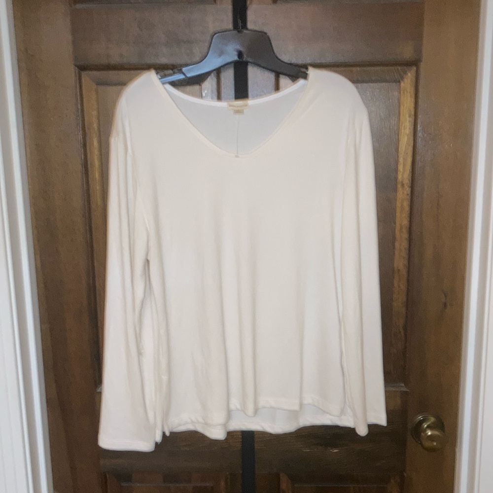 NWOT Zenana Outfitters Soft V-Neck Long Sleeve Top - Cream